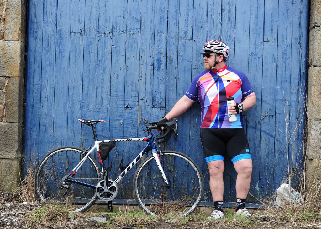 fat-lad-at-the-back-6jCaCa4nwwU-lo
